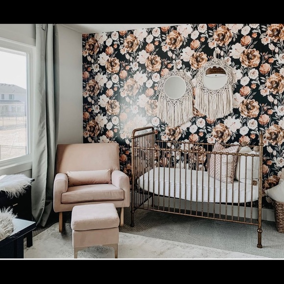 Floral wallpaper. 9 full rolls 2ft x 9ft EACH! - Picture 1 of 3